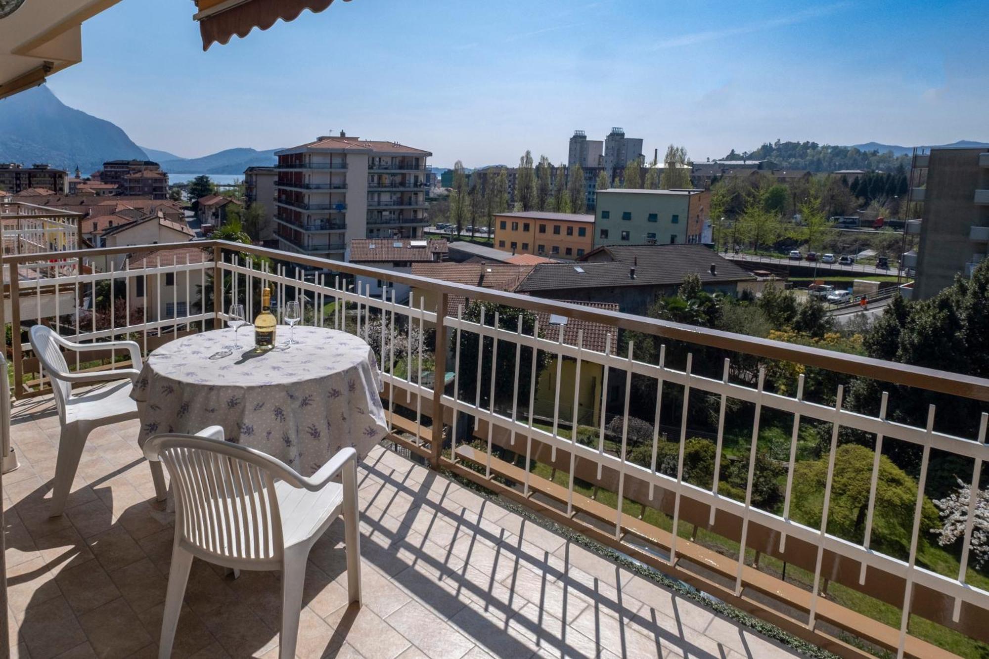 Casa Vacanze Heidi Vista Lago Verbania Zewnętrze zdjęcie